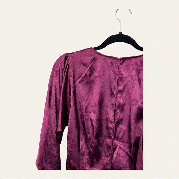 1243.‎ RONNY KOBO COLLECTION MONET TOP PURPLE FLORAL SATIN OPEN SLIT BACK SMALL - Picture 13 of 13